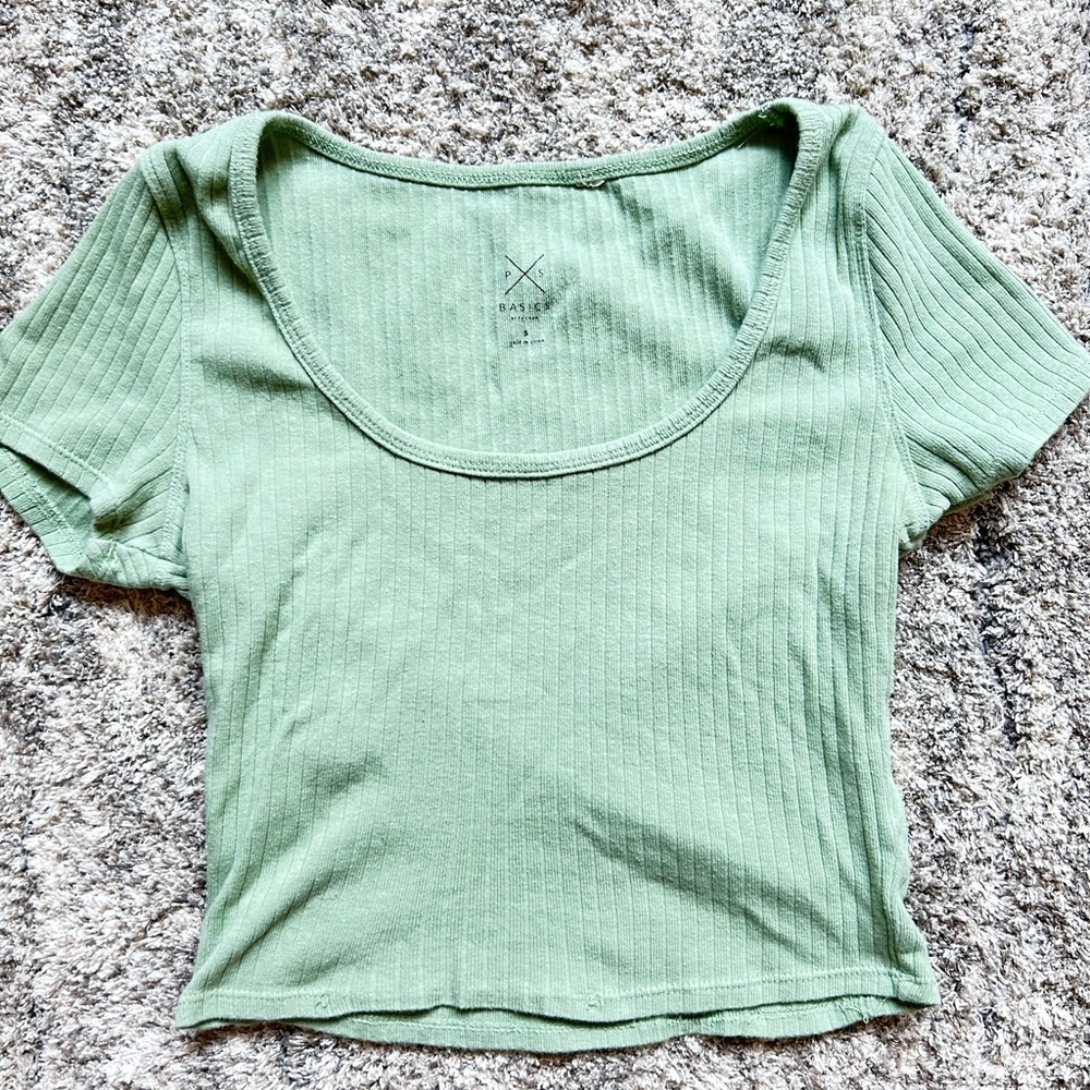 Pacsun crop top size small